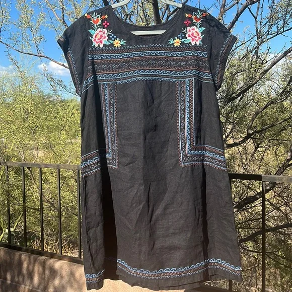 🌺 Johnny Was Boho Floral Embroidered Short Sleeve Linen Mini Dress 🌺 - Picture 4 of 13